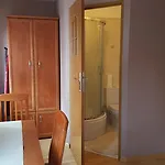 Korab Πανσιόν *