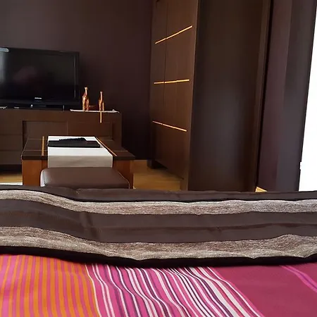 Korab Konukevi *